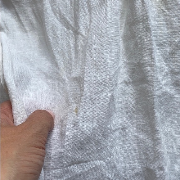 Crown Linen Button Down - Picture 2 of 2